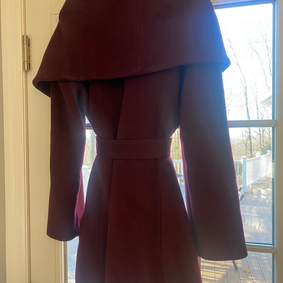 Elie Tahari burgundy hooded belted coat - Picture 3 of 8
